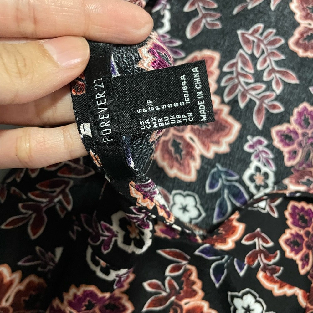 Forever 21 Black and Pink Floral Top